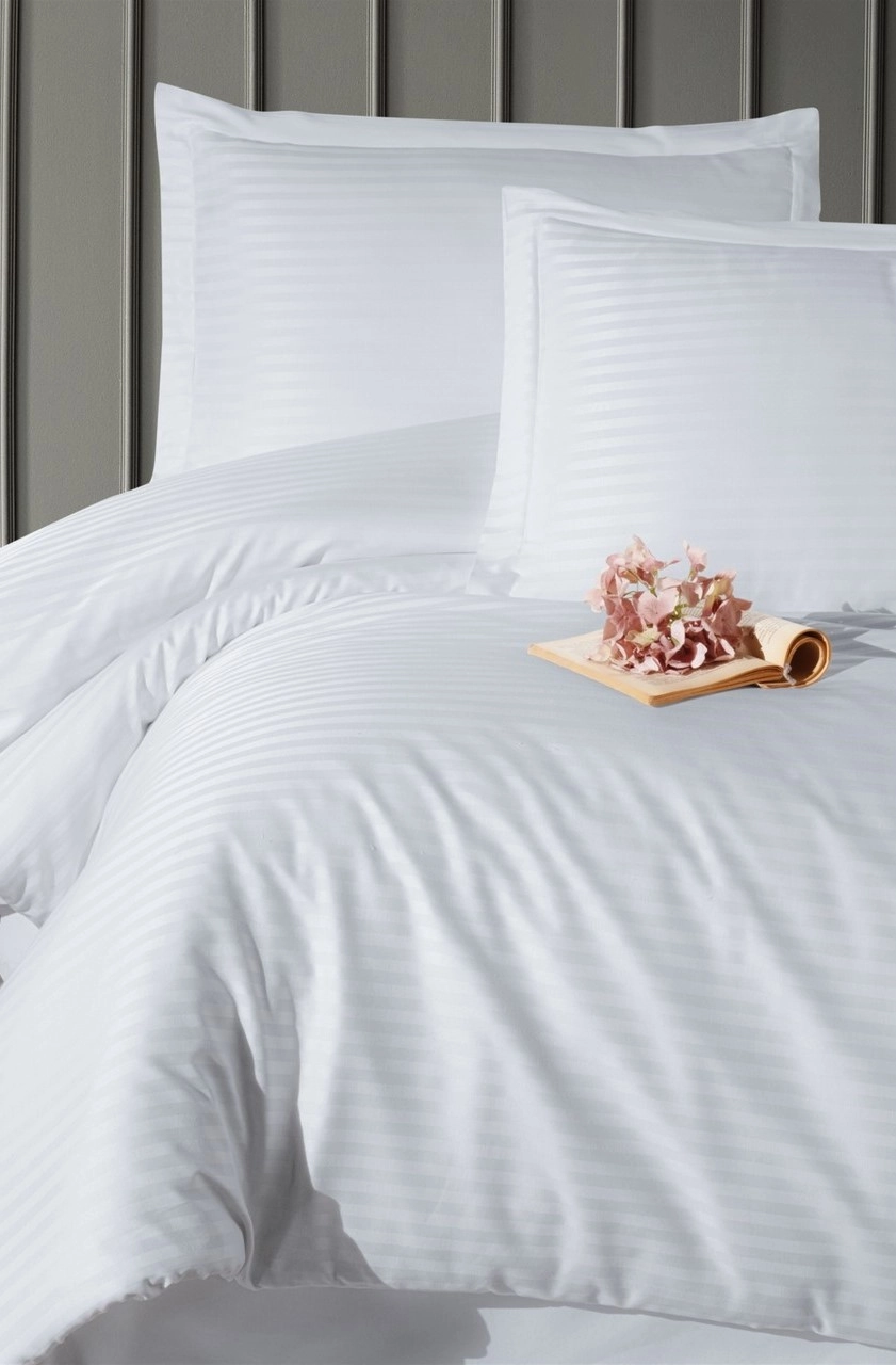 83 Tel Pamuk 0,5 Cm Çizgili Saten Otel Tipi Çarşaf